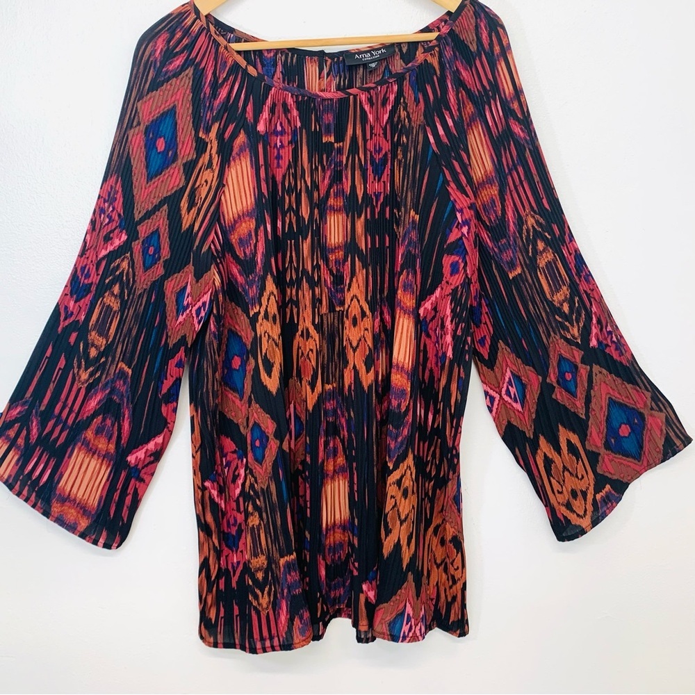 Arna York Top Blouse Woman 20   Pleated Dark Geometric Bell‎ Sleeve Boho Casual
